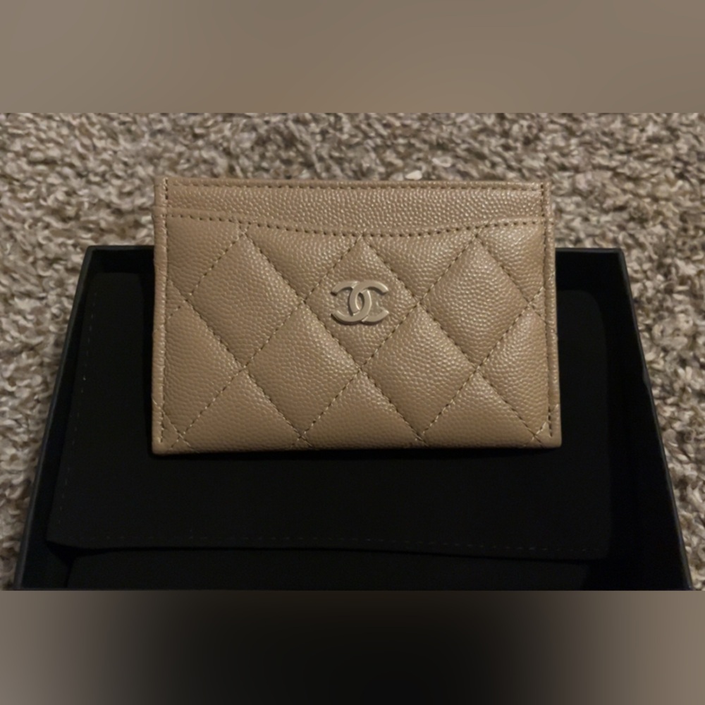 SOLD!! Chanel 22A dark beige Classic Card Holder